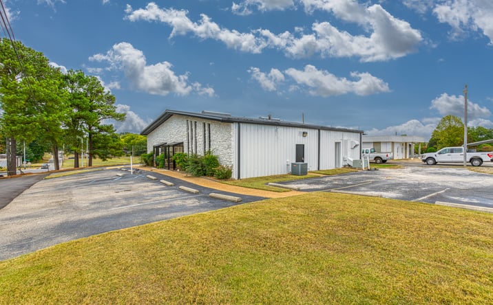 Pictures of Office property located at 121 S Chestnut St, Florence, AL 35630 for sales - image #1
