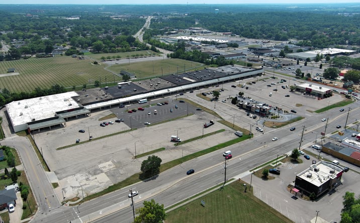 Pictures of Retail property located at 659 S Breiel Blvd, Middletown, OH 45044 for sales - image #1