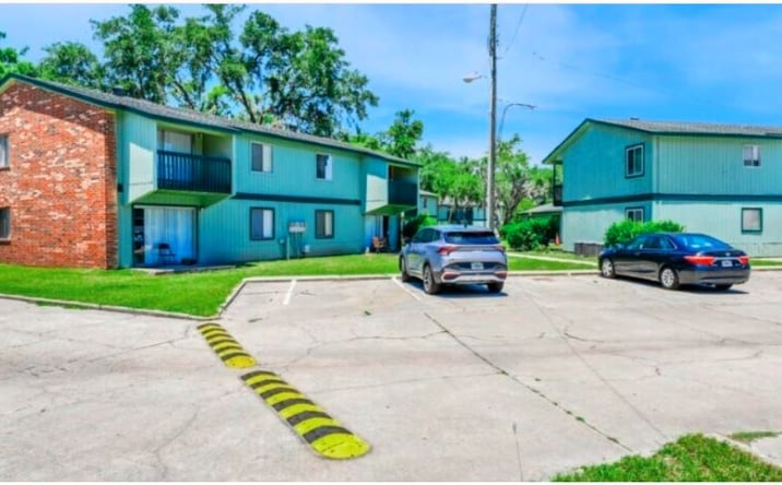 Pictures of Multifamily property located at 2273 S Byron Butler Pkwy, Perry, FL 32348 for sales - image #1