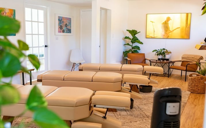 Pictures of Office property located at 2500 1st Ave N, St. Petersburg, FL 33713 for sales - image #1