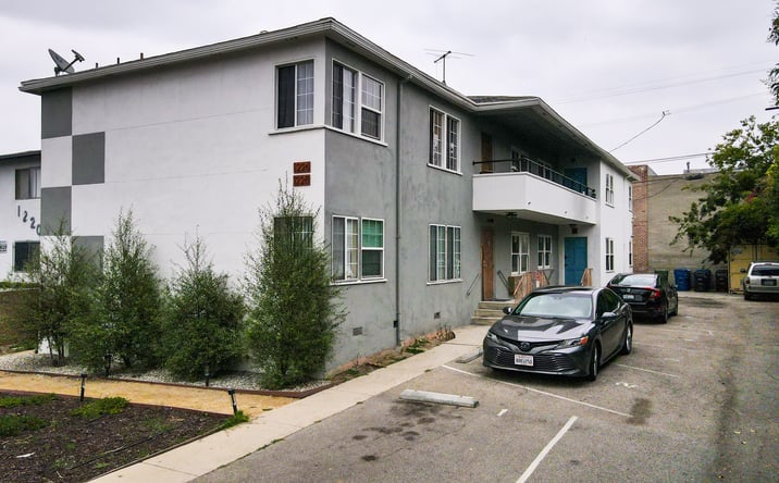 Pictures of Multifamily property located at 1226 S Manhattan Pl, Los Angeles, CA 90019 for sales - image #1