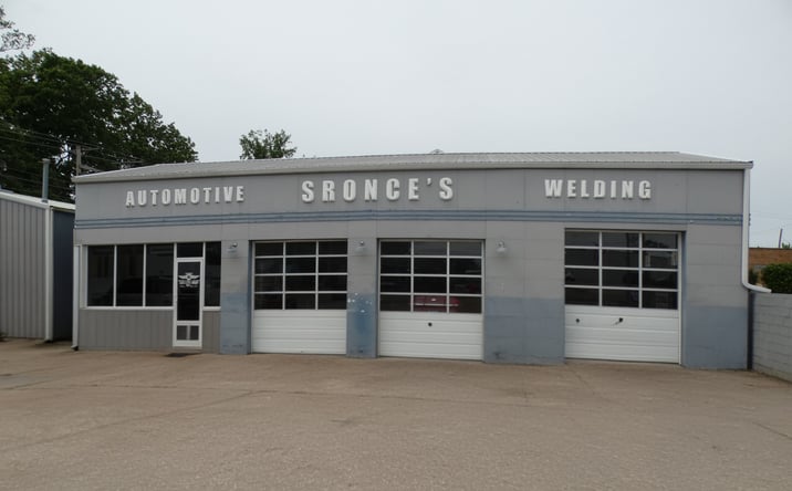 Pictures of Business for Sale, Special Purpose property located at 105 W Water St, Pinckneyville, IL 62274 for sales - image #1