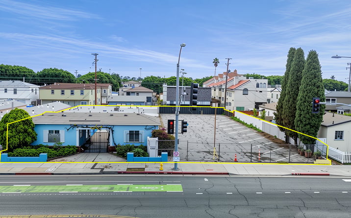 Pictures of Multifamily property located at 2338 Ocean Park Blvd, Santa Monica, CA 90405 for sales - image #1
