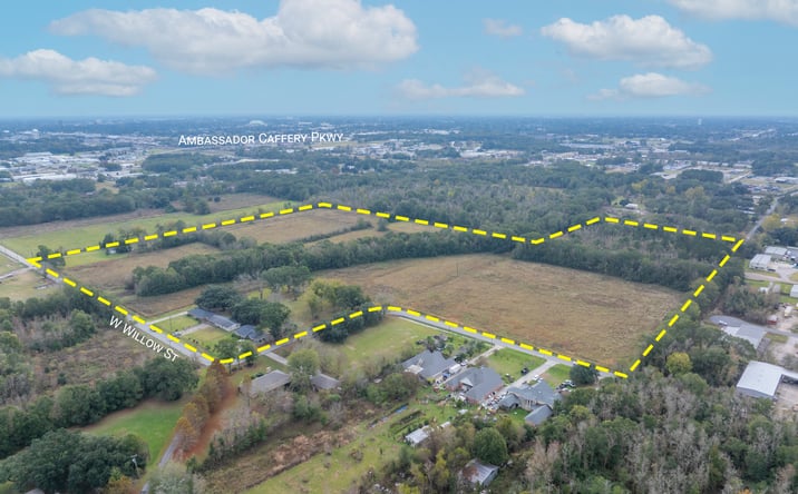 Pictures of Land property located at 2501 W Willow St, Scott, LA 70583 for sales - image #1