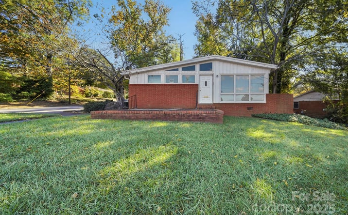 Pictures of Office property located at 738 Pierson Drive, Charlotte, NC 28205 for sales - image #1
