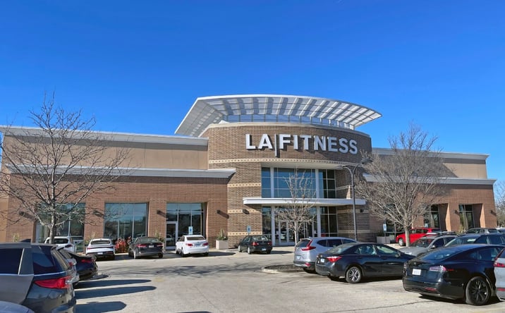 Pictures of Retail property located at 3880 Willow Rd, Northbrook, IL 60062 for sales - image #1