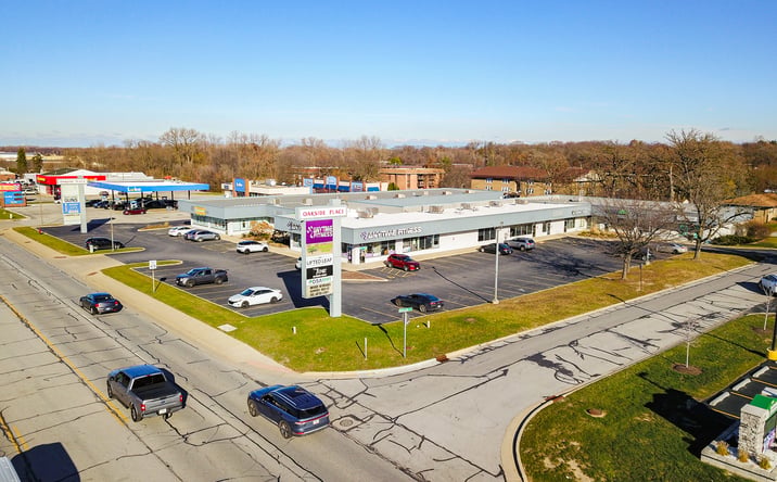 Pictures of Retail property located at 2129 Wicker Ave, Schererville, IN 46375 for sales - image #1