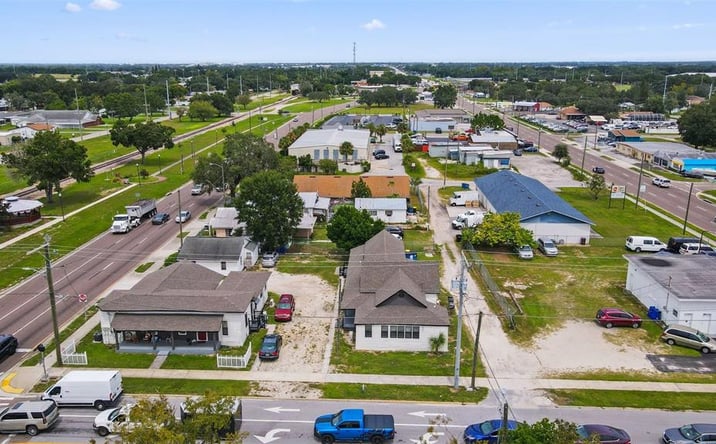 Pictures of Multifamily property located at 19 W Eagle Ave, Eagle Lake, FL 33839 for sales - image #1