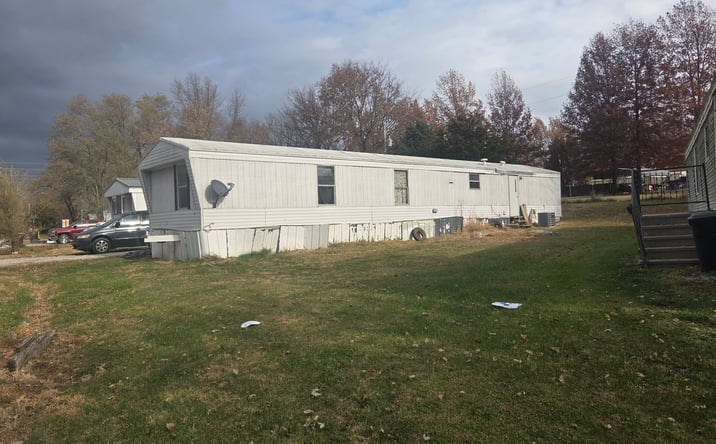 Pictures of Mobile Home Park property located at 1064 NE 75, Knob Noster, MO 65336 for sales - image #1