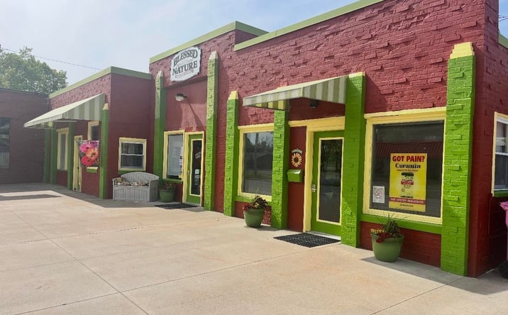 Pictures of Retail property located at 315 SE 3RD Street, Aledo, IL 61231 for sales - image #1