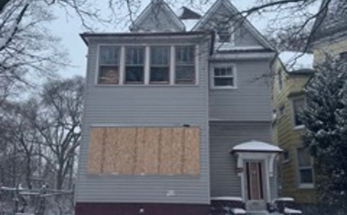 Pictures of Multifamily property located at 6554 S Stewart Avenue, Chicago, IL 60621 for sales - image #1