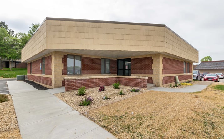Pictures of Retail, Office, Special Purpose property located at 1950 John F Kennedy Road, Dubuque, IA 52002 for sales - image #1