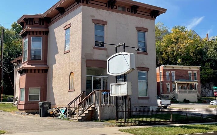 Pictures of Multifamily property located at 1477 Locust Street, Dubuque, IA 52001 for sales - image #1