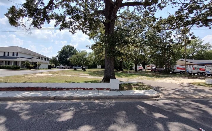 Pictures of Retail property located at 5523 Yadkin Road, Fayetteville, NC 28303 for sales - image #1