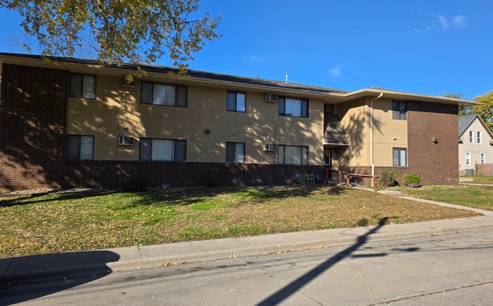 Pictures of Multifamily property located at 115 S 5th Ave W, Newton, IA 50208 for sales - image #1