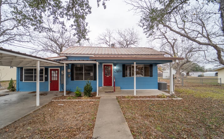Pictures of Hospitality, Office, Retail, Special Purpose property located at 105 Ward St, Cuero, TX 77954 for sales - image #1