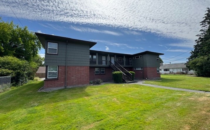 Pictures of Multifamily property located at 27229 102nd Ave NW, Stanwood, WA 98292 for sales - image #1