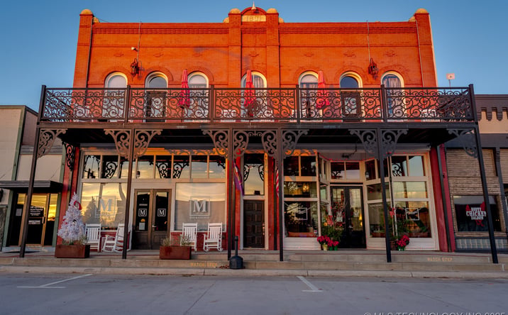 Pictures of Hospitality, Mixed Use, Retail, Office property located at 221 W Main, Tishomingo, OK 73460 for sales - image #1