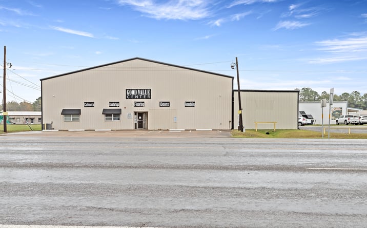 Pictures of Industrial, Retail property located at 1400 N 5th St, Silsbee, TX 77656 for sales - image #1