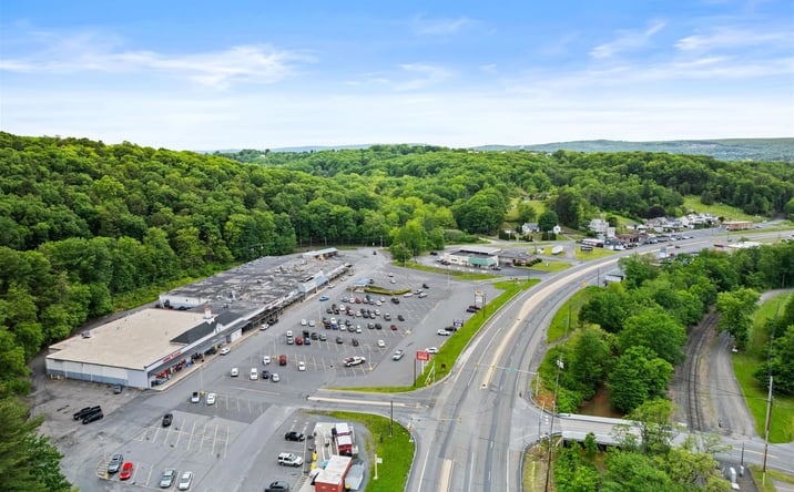 Pictures of Retail property located at 44 Kings Village, Minersville, PA 17954 for sales - image #1