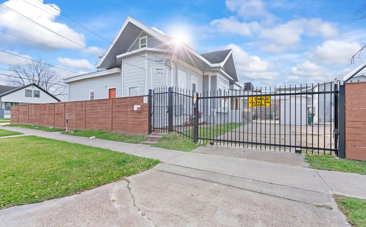 Pictures of Multifamily property located at 120 S 79th St, Houston, TX 77012 for sales - image #1