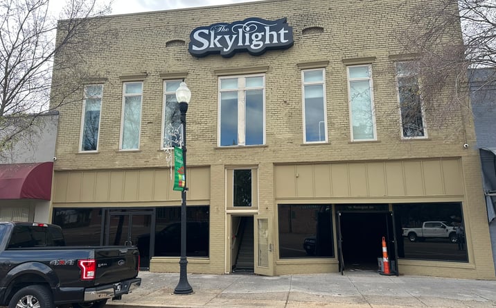 Pictures of Hospitality property located at 745 Washington Avenue, Greenville, MS 38701 for sales - image #1