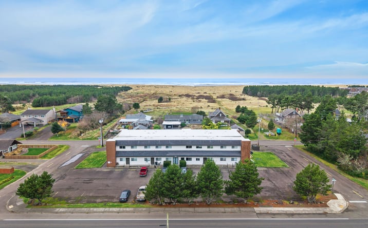 Pictures of Multifamily property located at 1101 Pacific Ave N, Long Beach, WA 98631 for sales - image #1