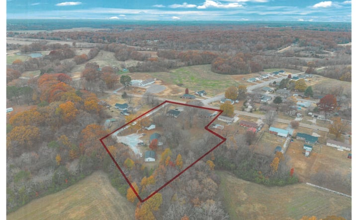 Pictures of Multifamily property located at 8097 W Van Hook Street, Milan, TN 38358 for sales - image #1