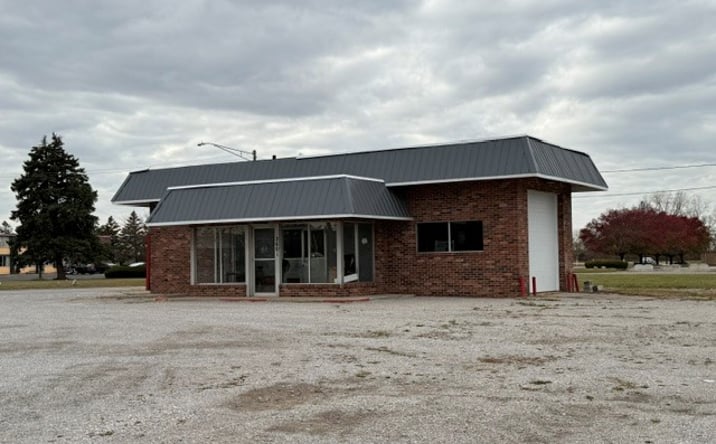 Pictures of Retail, Industrial, Office property located at 2601 Scott St, Napoleon, OH 43545 for sales - image #1