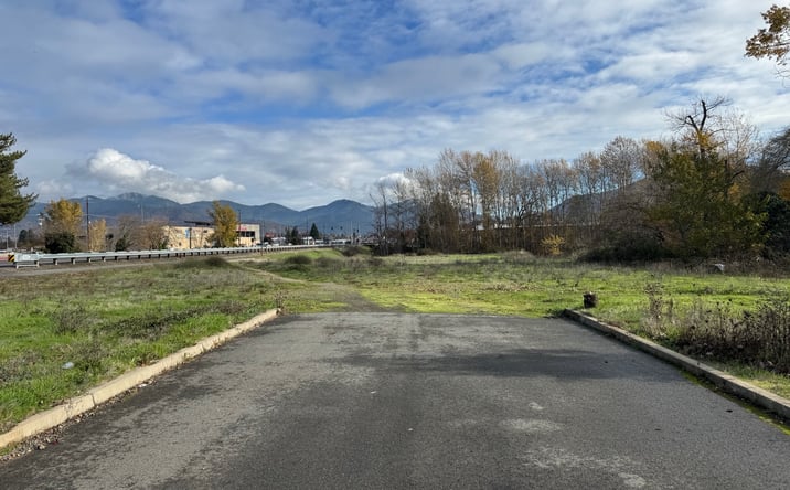 Pictures of Land property located at 1553 Allen Creek Rd, Grants Pass, OR 97527 for sales - image #1