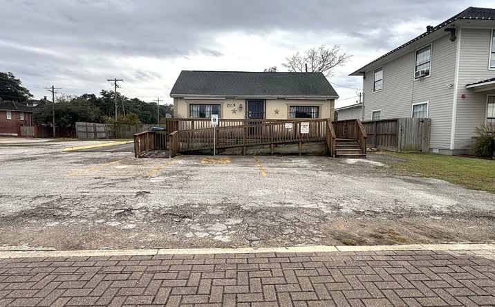 Pictures of Mixed Use, Office property located at 2115 Calder Ave, Beaumont, TX 77701 for sales - image #1