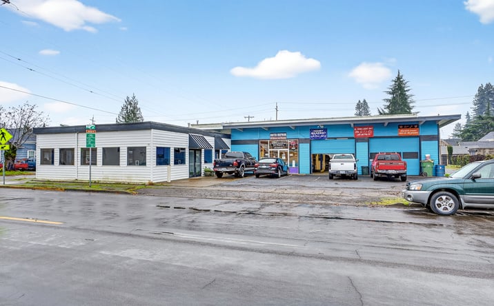 Pictures of Retail property located at 814 E 2nd St, Newberg, OR 97132 for sales - image #1