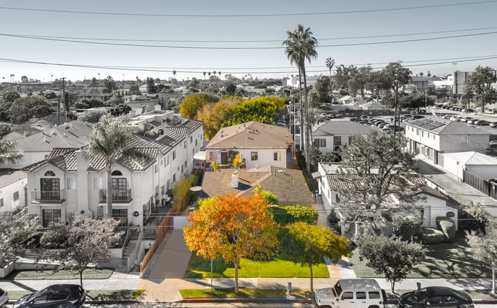 Pictures of Multifamily property located at 2332 20th St, Santa Monica, CA 90405 for sales - image #1