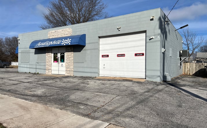 Pictures of Retail property located at 435 W Kearney St, Springfield, MO 65803 for sales - image #1
