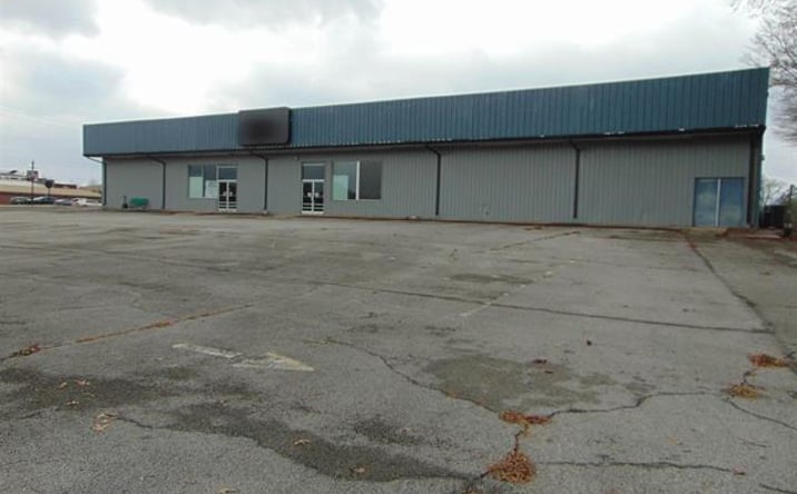 Pictures of Retail property located at 916 21st St, Haleyville, AL 35565 for sales - image #1