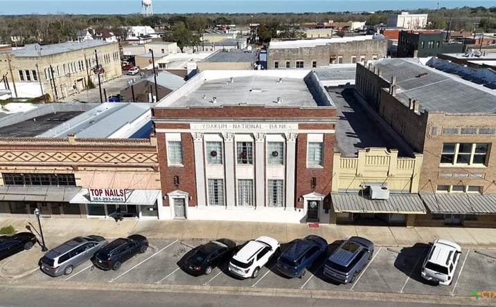 Pictures of Office, Mixed Use property located at 207 W Grand Ave, Yoakum, TX 77995 for sales - image #1