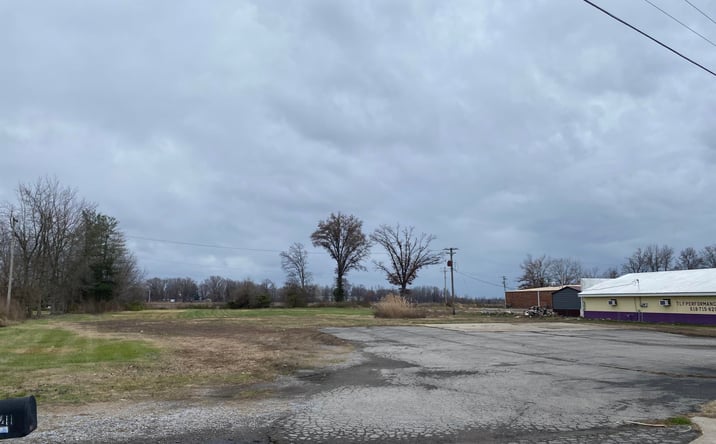 Pictures of Special Purpose property located at 1213 US 45, Eldorado, IL 62930 for sales - image #1