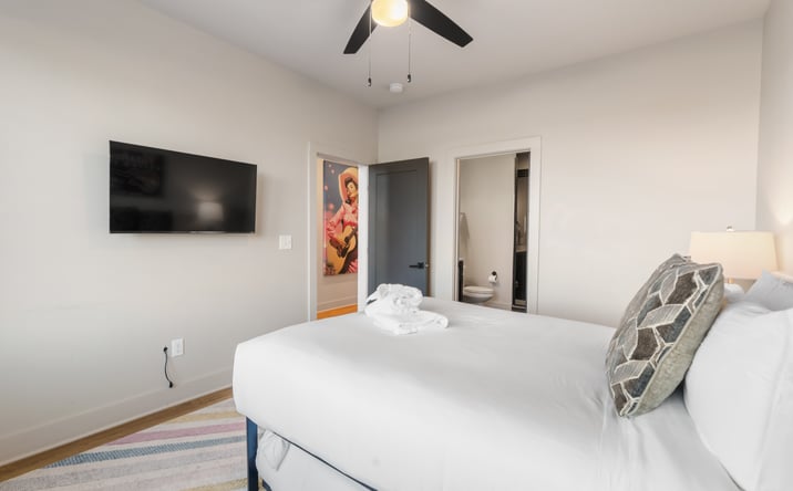 Pictures of Multifamily, Office property located at 2918 Harlin Dr, Nashville, TN 37211 for sales - image #1