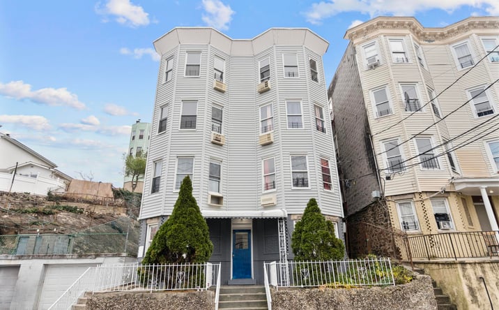 Pictures of Multifamily property located at 32 Van Cortlandt Park Ave, Yonkers, NY 10701 for sales - image #1