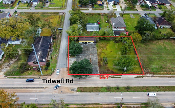 Pictures of Office, Retail property located at 8101 Tidwell Rd, Houston, TX 77028 for sales - image #1