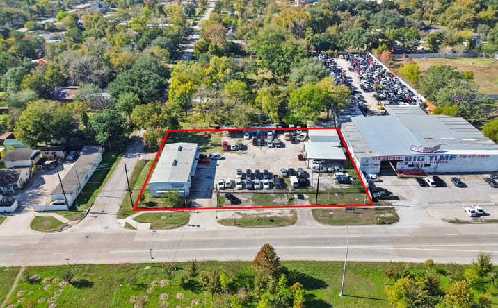 Pictures of Industrial, Mixed Use, Retail property located at 7215 N Shepherd Dr, Houston, TX 77091 for sales - image #1
