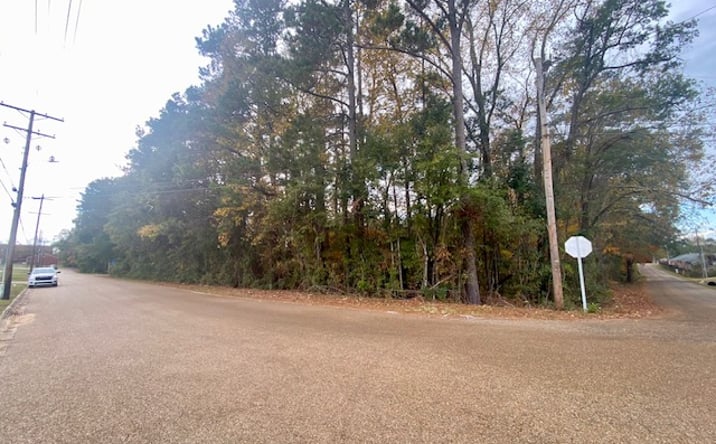 Pictures of Land property located at Llewellyn Ave, McComb, MS 39648 for sales - image #1