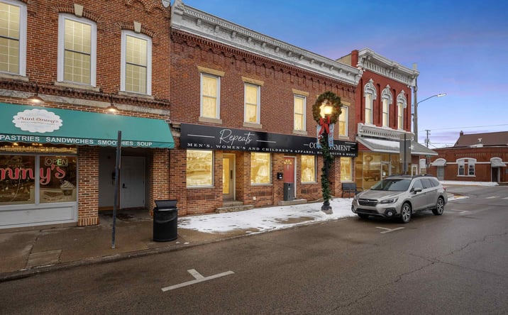 Pictures of Retail, Office property located at 118 N Franklin Street, Manchester, IA 52057 for sales - image #1