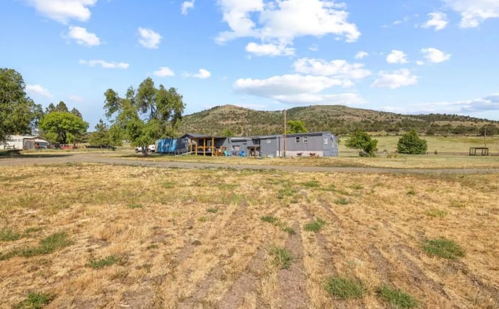 Pictures of Land property located at 18884 Highway 395, 103600, OR 97630 for sales - image #1