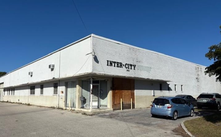 Pictures of Industrial property located at 1011 N Lime Ave, Sarasota, FL 34237 for sales - image #1