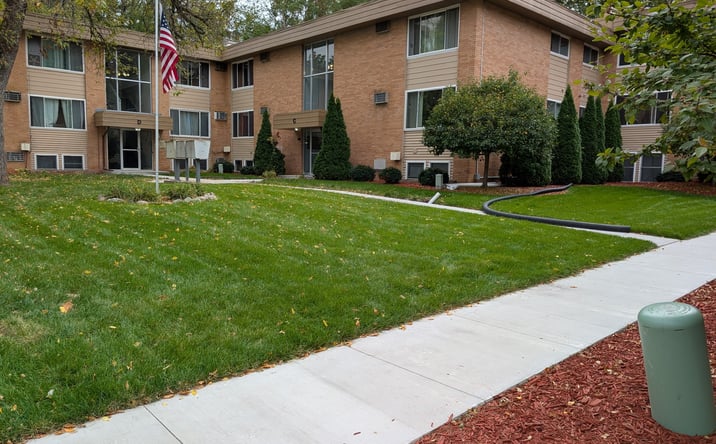 Pictures of Multifamily property located at 1103 25th St, Rock Island, IL 61201 for sales - image #1
