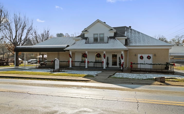 Pictures of Office, Mixed Use, Retail property located at 201 E Maple St, Caneyville, KY 42721 for sales - image #1