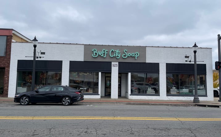 Pictures of Retail property located at 925 Oak St, Conway, AR 72032 for sales - image #1