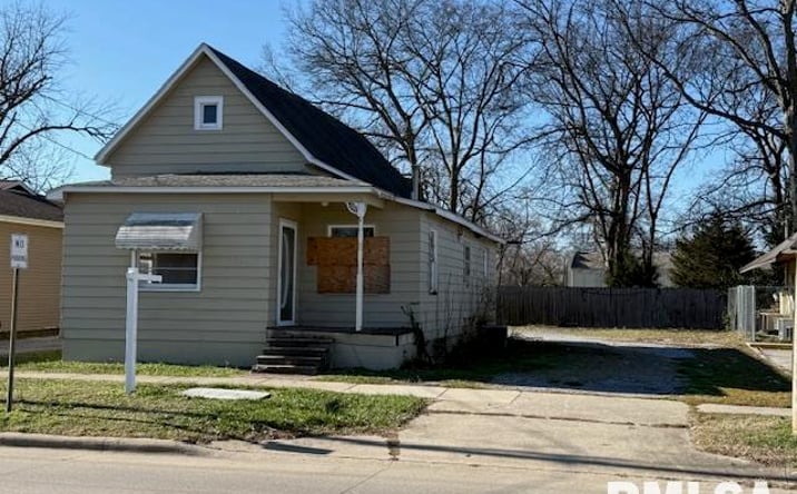 Pictures of Retail, Office property located at 403 S MAIN Street, Harrisburg, IL 62946 for sales - image #1