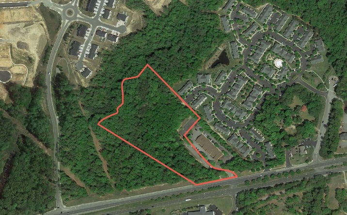 Pictures of Land property located at 5000 W Hundred Rd, Chester, VA 23831 for sales - image #1